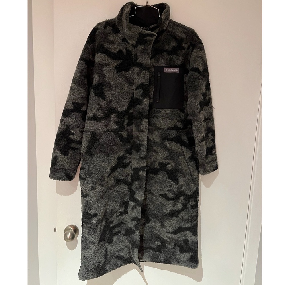 Columbia Women’s long fleece camo jacket.